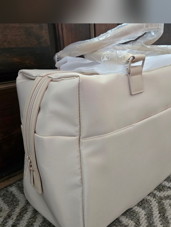 Béis Commuter Duffle Bag | Beige - Picture 5 of 7